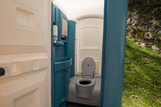 Portable Toilet Options We Offer in Cherry Valley, IL